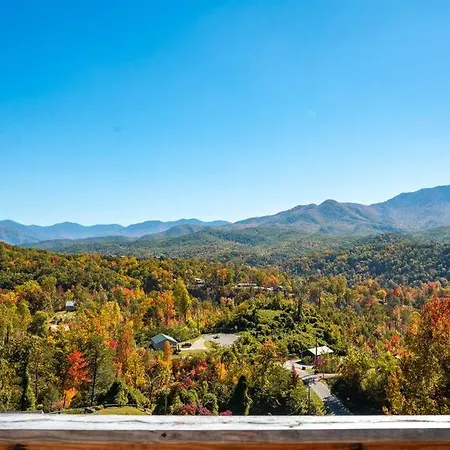 Modern Cabin Near Smoky Mountain National Park